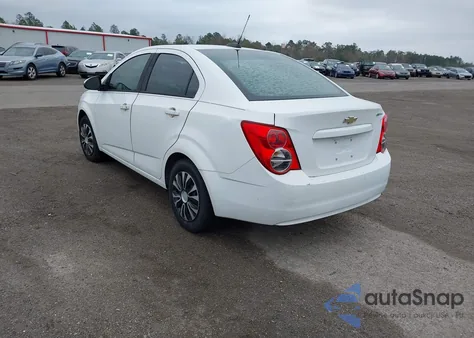2016 Chevrolet Sonic Ls Auto z USA, uszkodzony, nr VIN 1G1JA5SH8G4103275